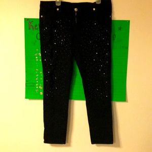 Reign pants women or teens.